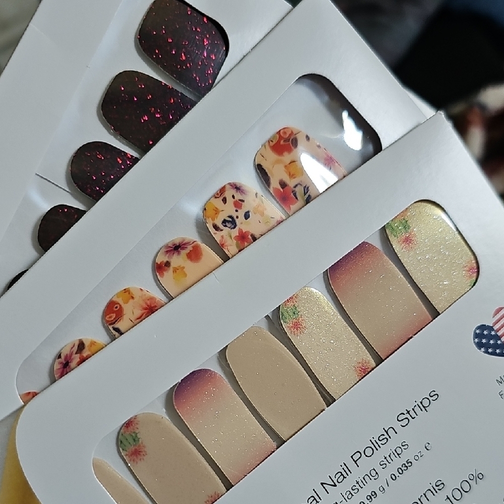 Color Street Nail Polish Strips - Picture 8 of 8